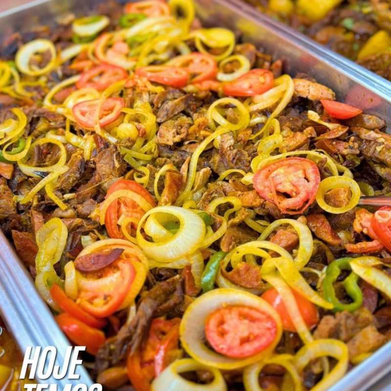 Isca de Carne e Calabresa